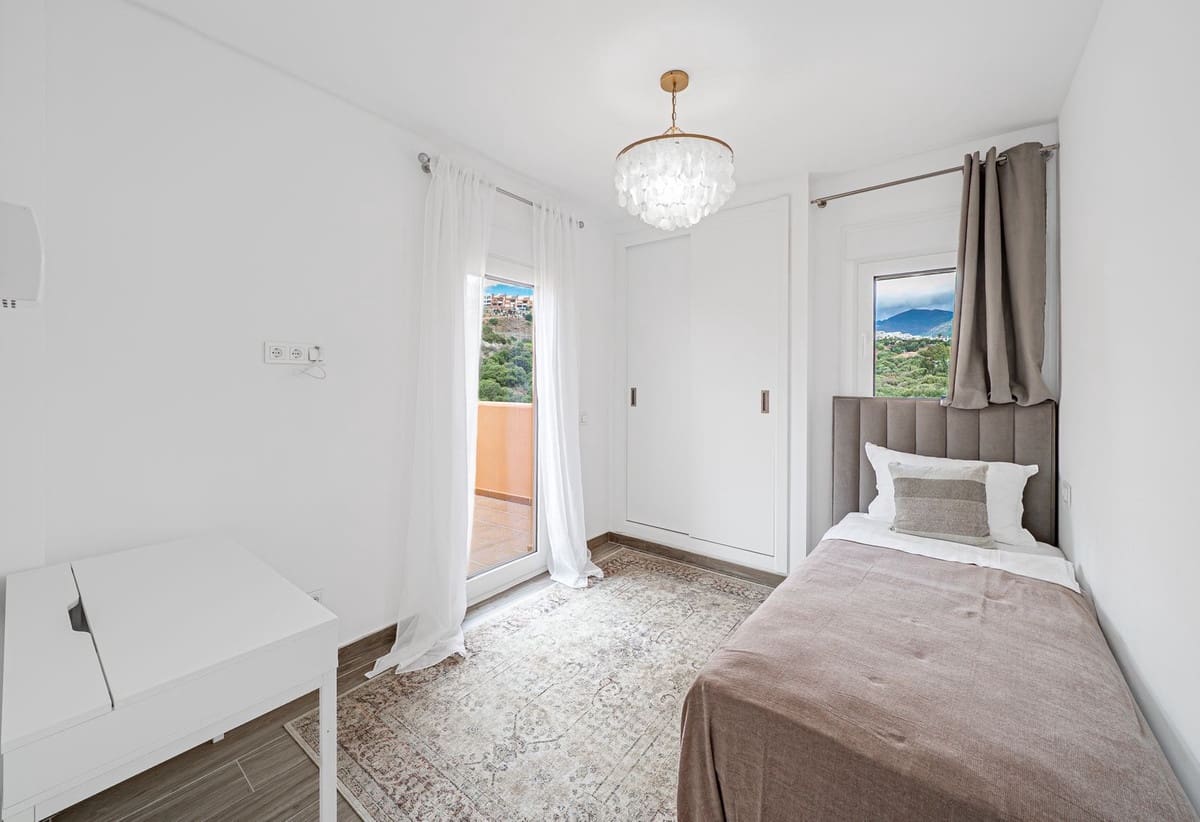 4 sovrum Hus till salu i Benahavis med pool garage - 1 295 000 € (Ref: 10140022)