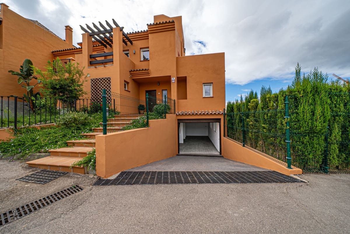 4 sovrum Hus till salu i Benahavis med pool garage - 1 295 000 € (Ref: 10140022)