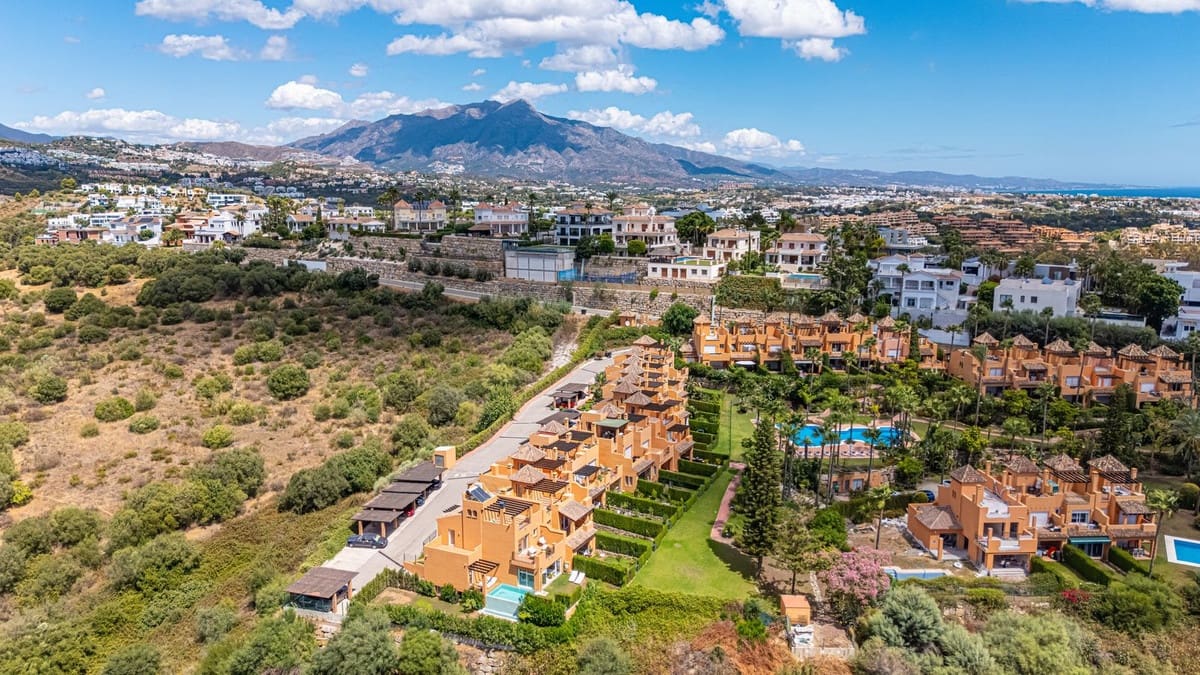 4 sovrum Hus till salu i Benahavis med pool garage - 1 295 000 € (Ref: 10140022)