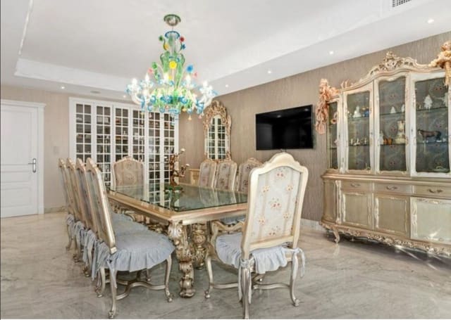 9 sypialnia Willa na sprzedaż w Marbella z basenem garażem - 10 850 000 € (Ref: 10140023)
