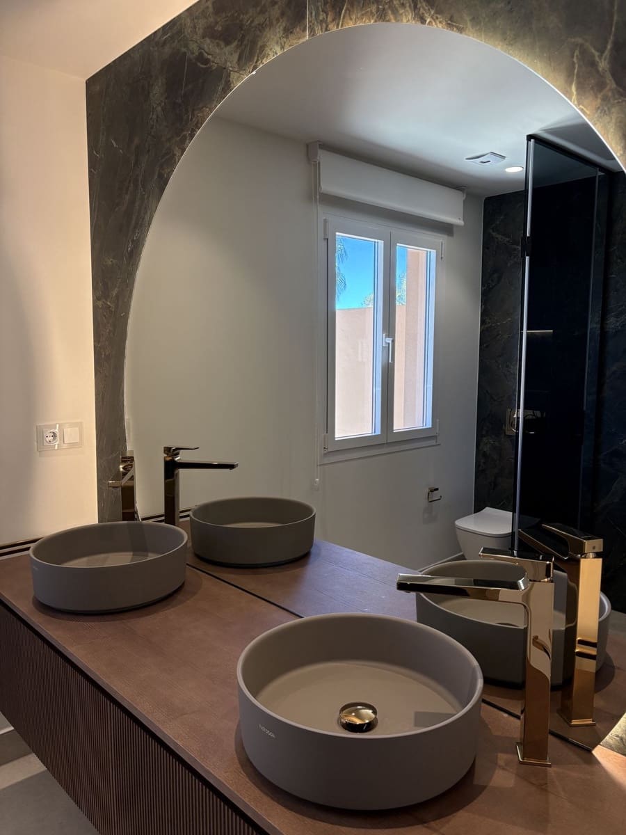 4 quarto Casa em Banda para venda em El Velerin com piscina garagem - 2 100 000 € (Ref: 10140027)
