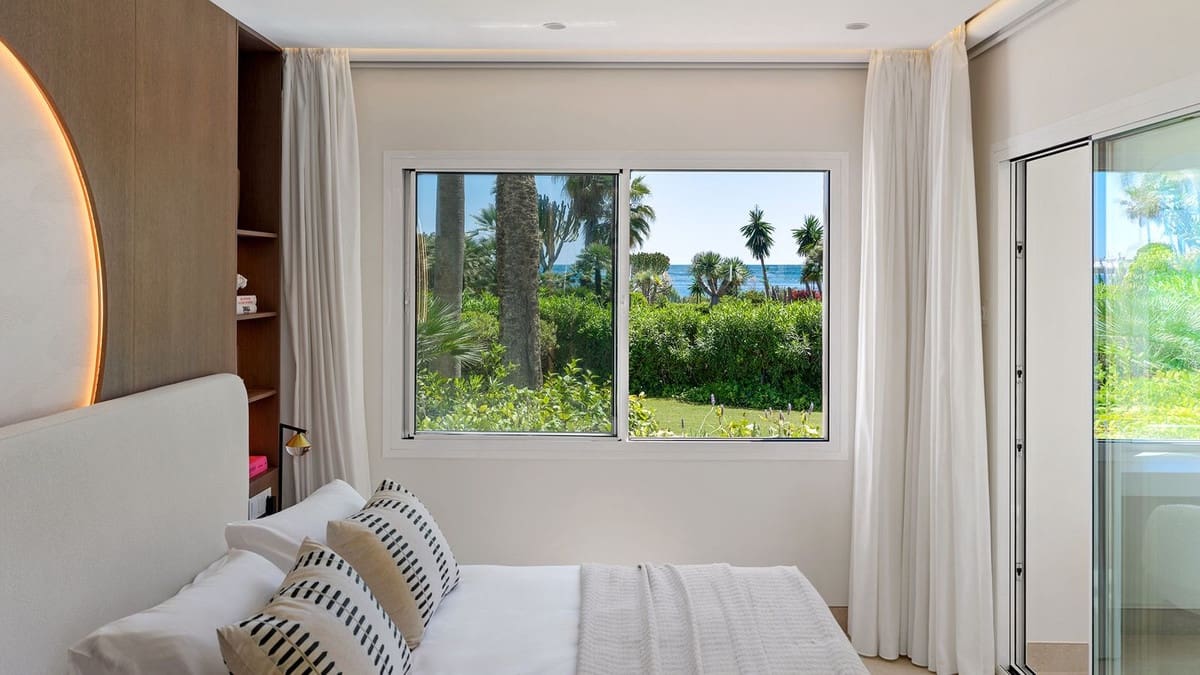 Apartamento de 3 habitaciones en Estepona en venta con piscina - 1.495.000 € (Ref: 10140029)