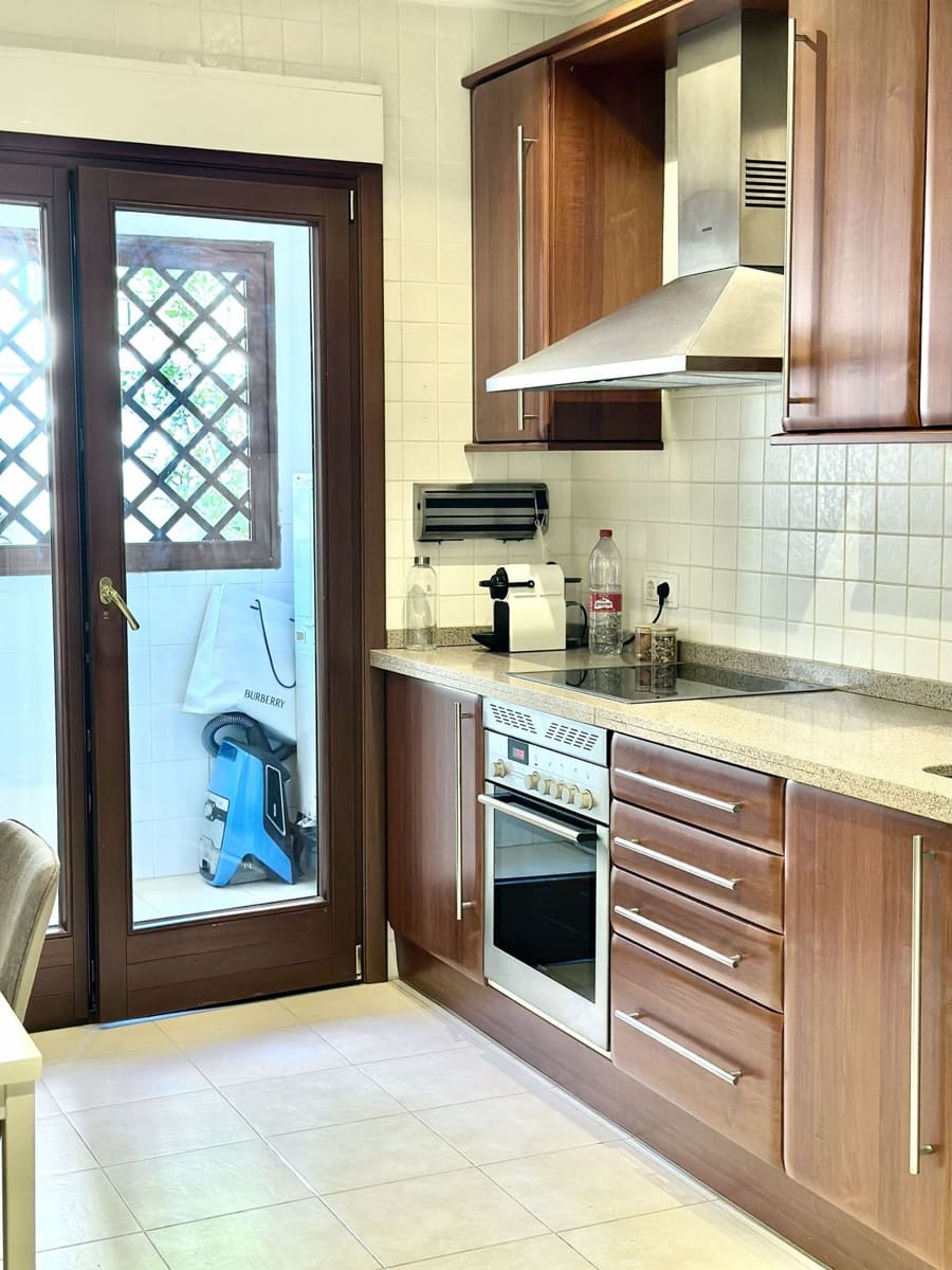 2 sypialnia Apartament na sprzedaż w Marbella z garażem - 1 050 000 € (Ref: 10140031)