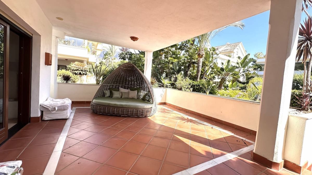 2 sypialnia Apartament na sprzedaż w Marbella z garażem - 1 050 000 € (Ref: 10140031)