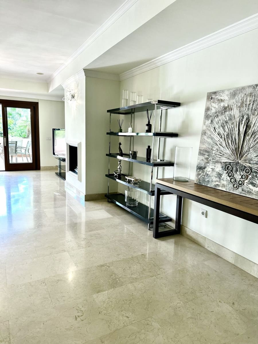 2 sypialnia Apartament na sprzedaż w Marbella z garażem - 1 050 000 € (Ref: 10140031)