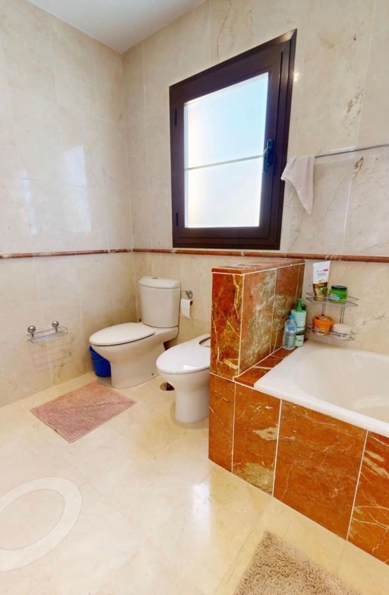 4 chambre Appartement à vendre à Estepona avec garage - 785 000 € (Ref: 10140033)