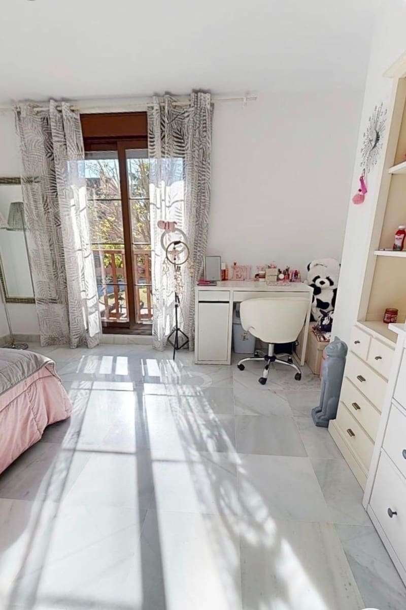 4 chambre Appartement à vendre à Estepona avec garage - 785 000 € (Ref: 10140033)