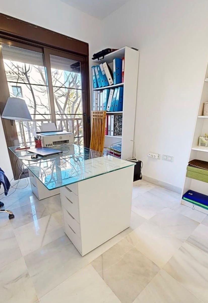 4 chambre Appartement à vendre à Estepona avec garage - 785 000 € (Ref: 10140033)