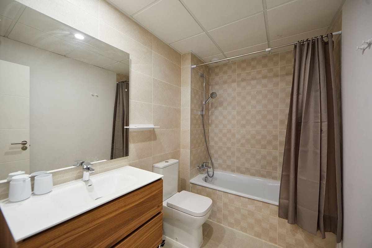 2 bedroom Apartment for sale in Estepona with pool - € 575,000 (Ref: 10140034)