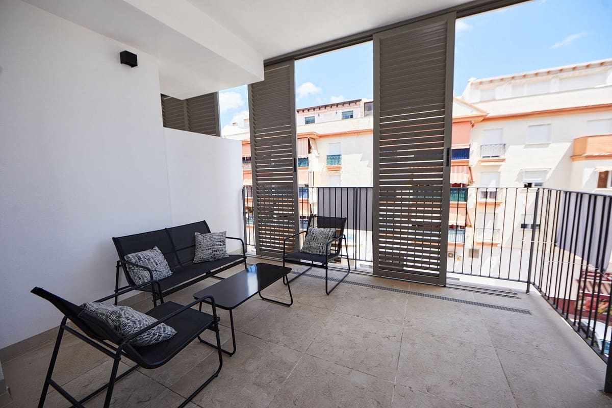 2 bedroom Apartment for sale in Estepona with pool - € 575,000 (Ref: 10140034)