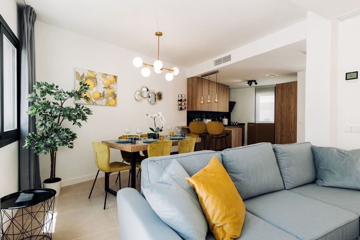 3 sypialnia Dom na sprzedaż w El Paraiso z basenem garażem - 560 000 € (Ref: 10140035)