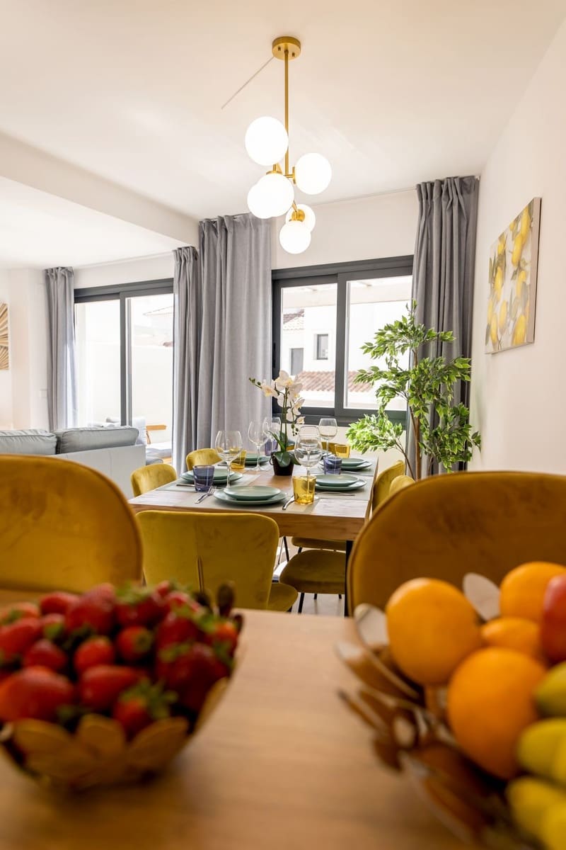 3 soverom Hus til leie i El Paraiso med svømmebasseng garasje - € 2 900 (Ref: 10140036)
