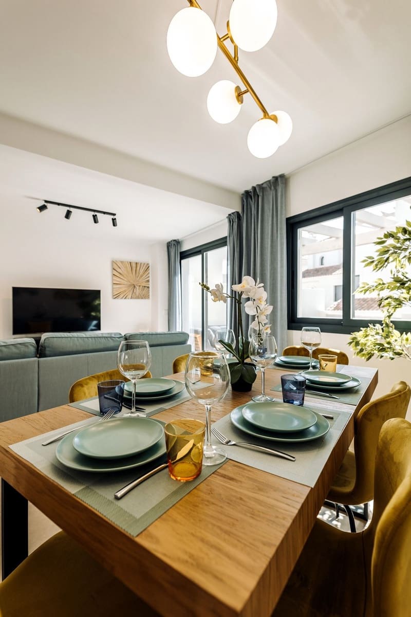 3 soverom Hus til leie i El Paraiso med svømmebasseng garasje - € 2 900 (Ref: 10140036)