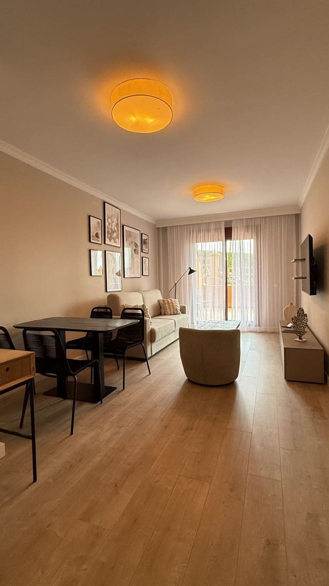 2 soverom Leilighet til salgs i El Paraiso med svømmebasseng garasje - € 299 000 (Ref: 10140037)