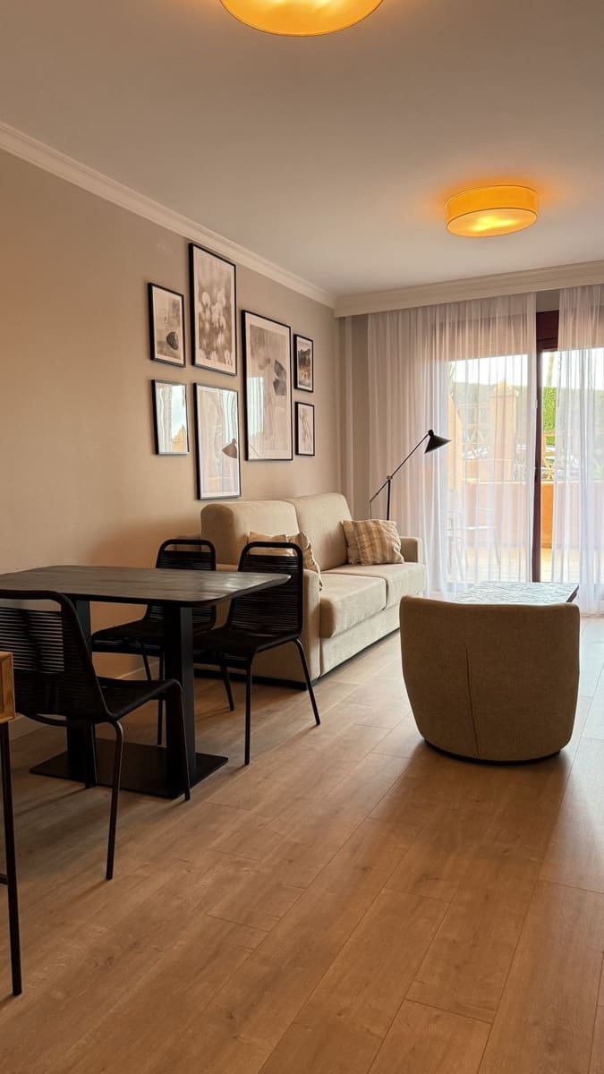 2 soverom Leilighet til salgs i El Paraiso med svømmebasseng garasje - € 299 000 (Ref: 10140037)