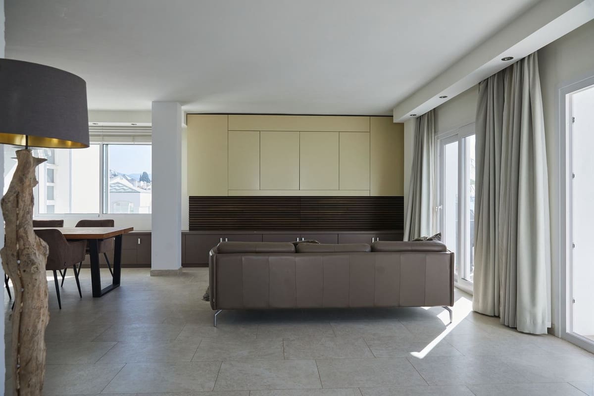 3 bedroom Penthouse for sale in Estepona with pool - € 1,795,000 (Ref: 10140040)