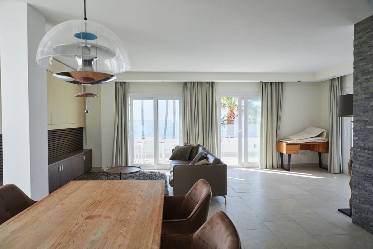 3 bedroom Penthouse for sale in Estepona with pool - € 1,795,000 (Ref: 10140040)