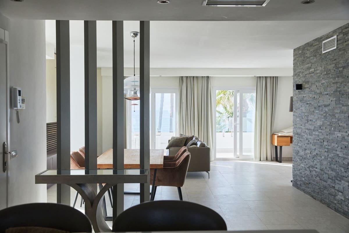 3 bedroom Penthouse for sale in Estepona with pool - € 1,795,000 (Ref: 10140040)