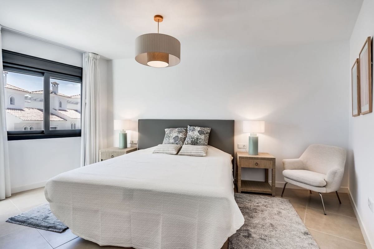 3 camera da letto Casa da affittare in El Paraiso con piscina garage - 3.200 € (Rif: 10140041)