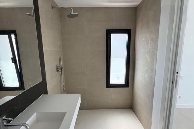 3 soveværelse Semi-Rækkehus til salg i Estepona med swimmingpool garage - € 1.250.000 (Ref: 10140043)
