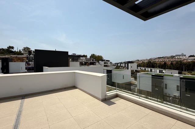 3 soveværelse Semi-Rækkehus til salg i Estepona med swimmingpool garage - € 1.250.000 (Ref: 10140043)