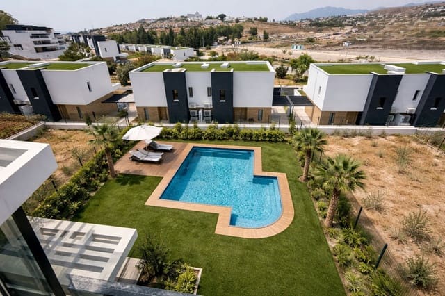 3 camera da letto Villetta Bifamiliare da affittare in Estepona con piscina garage - 7.000 € (Rif: 10140044)