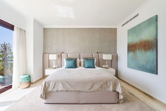 3 soverom Leilighet til salgs i Costalita, Estepona med svømmebasseng garasje - € 3 100 000 (Ref: 10140045)