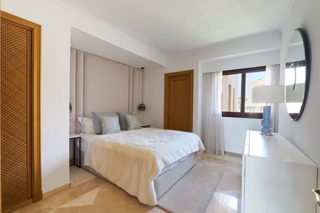3 soverom Leilighet til salgs i Costalita, Estepona med svømmebasseng garasje - € 3 100 000 (Ref: 10140045)