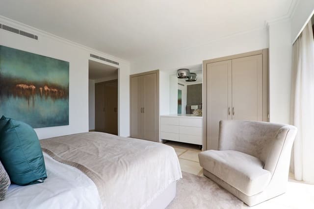 3 soverom Leilighet til salgs i Costalita, Estepona med svømmebasseng garasje - € 3 100 000 (Ref: 10140045)