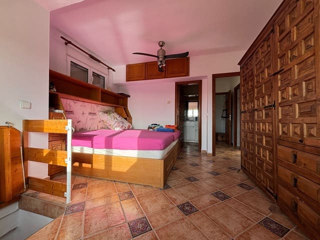Chalet de 4 habitaciones en Teulada-Moraira en venta con piscina garaje - 675.000 € (Ref: 10009707)