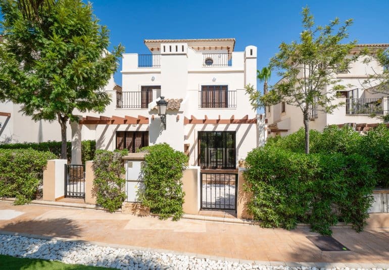 3 bedroom Bungalow for sale in Algorfa - € 230,000 (Ref: 9484097)