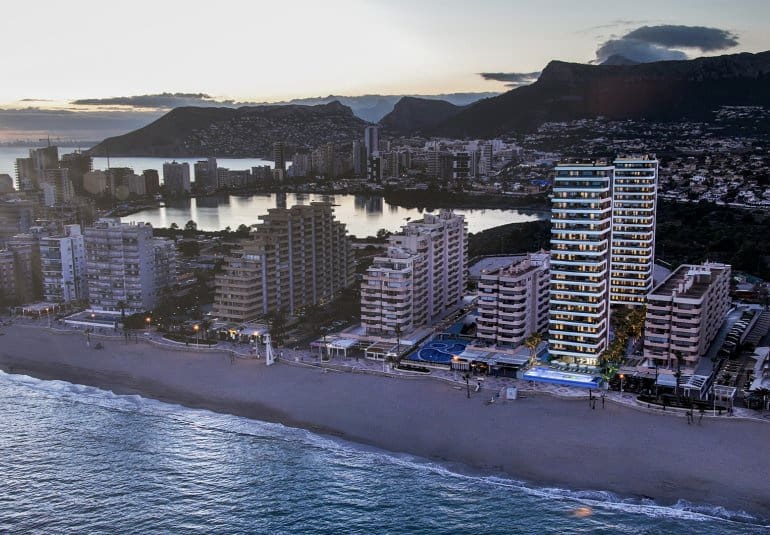 3 bedroom Apartment for sale in Calpe / Calp - € 1,131,000 (Ref: 9484100)