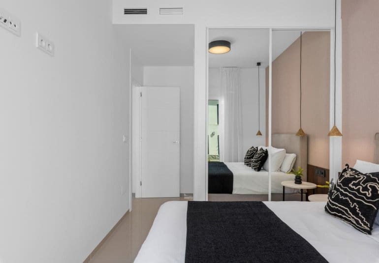 2 bedroom Apartment for sale in Dona Pepa - € 314,000 (Ref: 9484102)