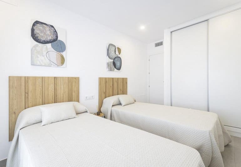 2 bedroom Apartment for sale in La Manga del Mar Menor - € 213,259 (Ref: 9484106)