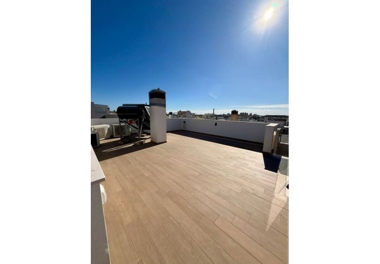 5 bedroom Villa for sale in La Mata with pool garage - € 529,000 (Ref: 9484121)