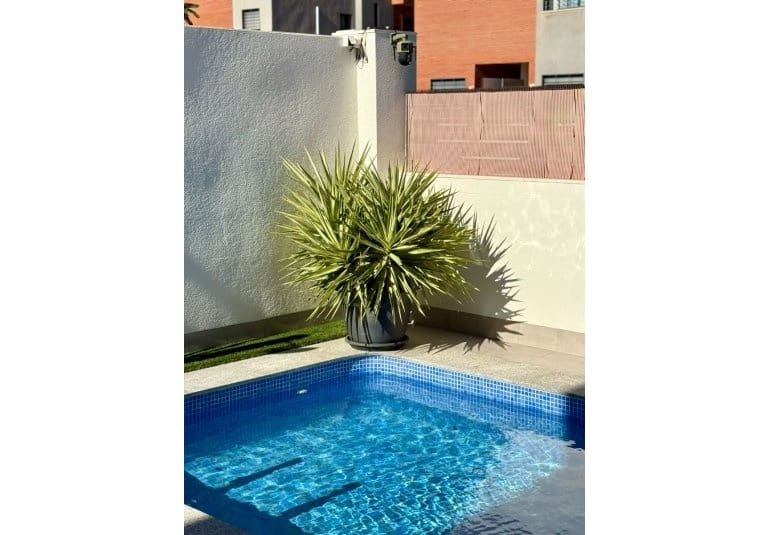 5 bedroom Villa for sale in La Mata with pool garage - € 529,000 (Ref: 9484121)