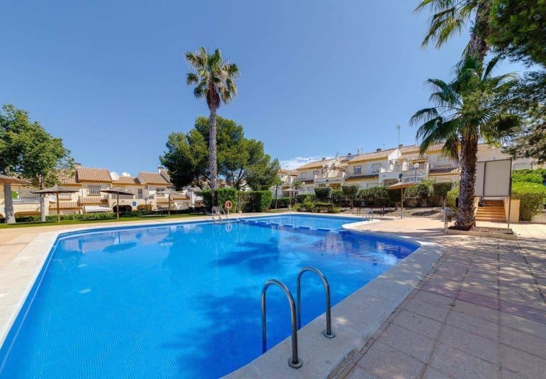 Adosado de 4 habitaciones en La Florida en venta con piscina garaje - 249.000 € (Ref: 9506785)