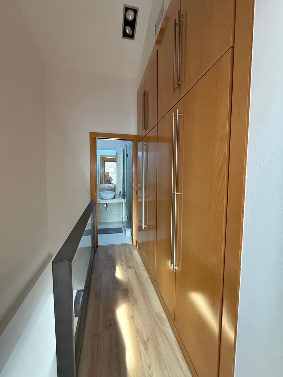 1 slaapkamer Appartement te huur in Madrid stad - € 1.600 (Ref: 9474560)