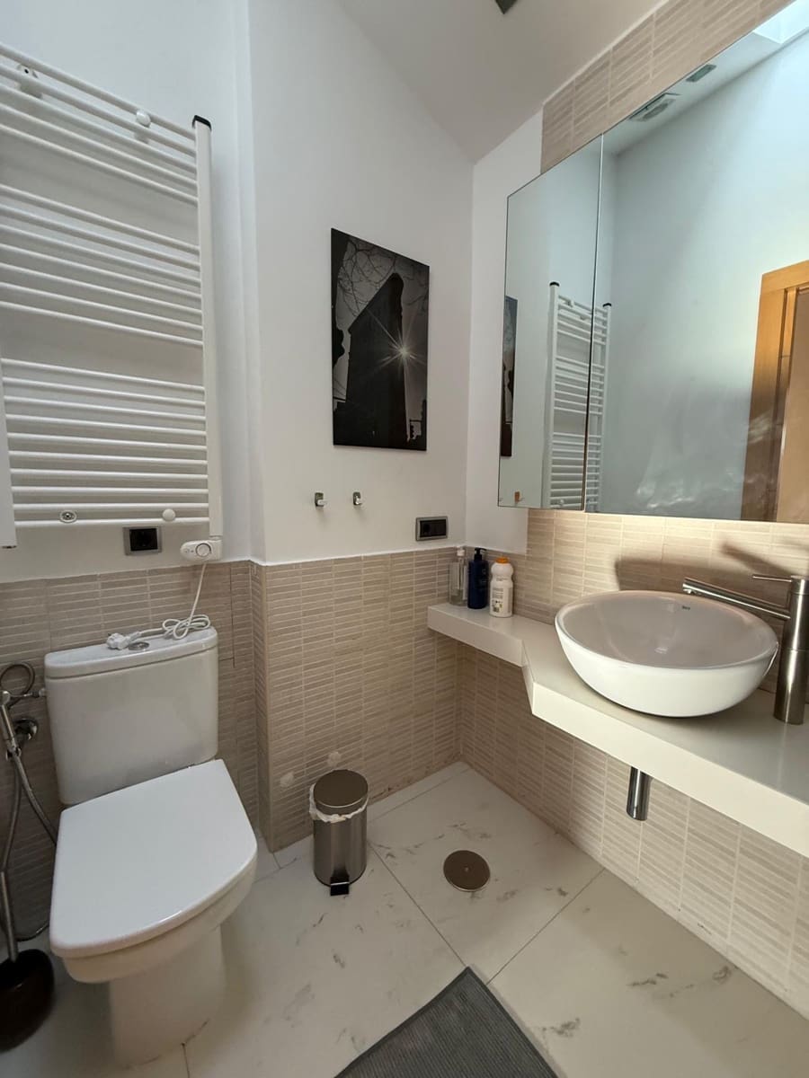 1 slaapkamer Appartement te huur in Madrid stad - € 1.600 (Ref: 9474560)