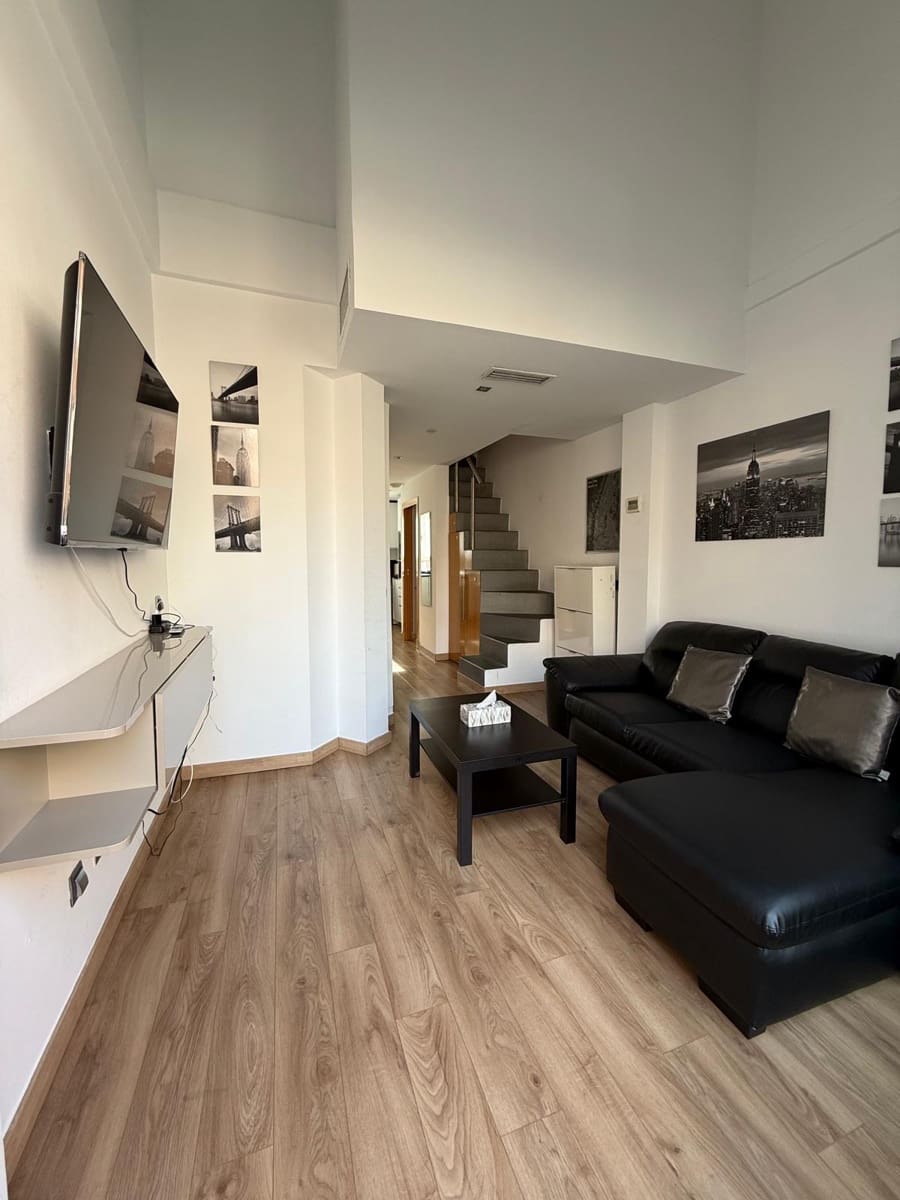 1 slaapkamer Appartement te huur in Madrid stad - € 1.600 (Ref: 9474560)