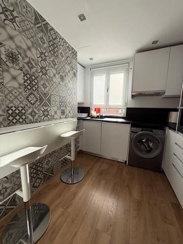 1 slaapkamer Appartement te huur in Madrid stad - € 1.600 (Ref: 9474560)