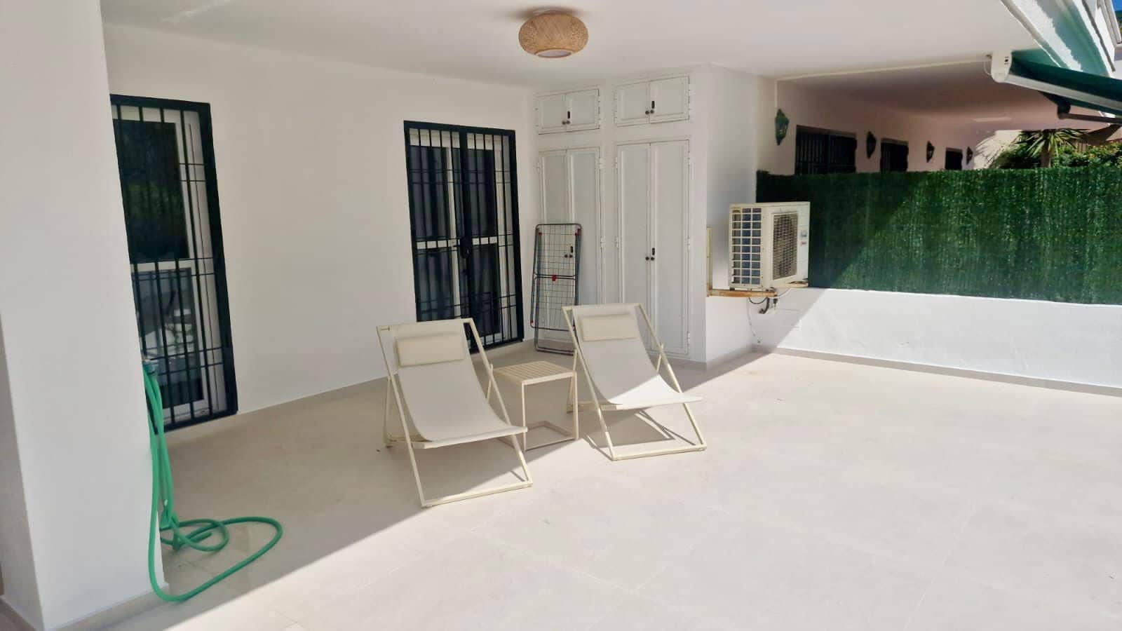 2 bedroom Apartment for rent in Nueva Andalucia with pool - € 1,600 (Ref: 9484073)