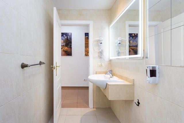 1 sypialnia Apartament na sprzedaż w Playa del Duque, Adeje z basenem garażem - 420 000 € (Ref: 10009125)