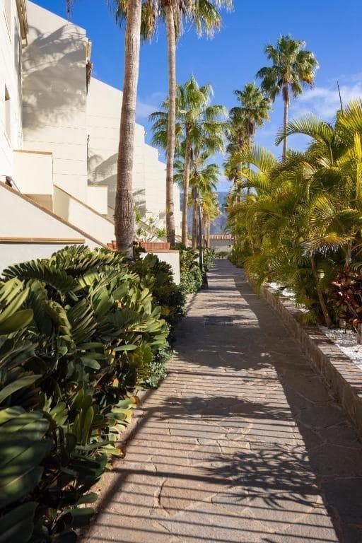 1 Zimmer Apartment zu verkaufen in Playa del Duque mit Pool Garage - 420.000 € (Ref: 10009125)
