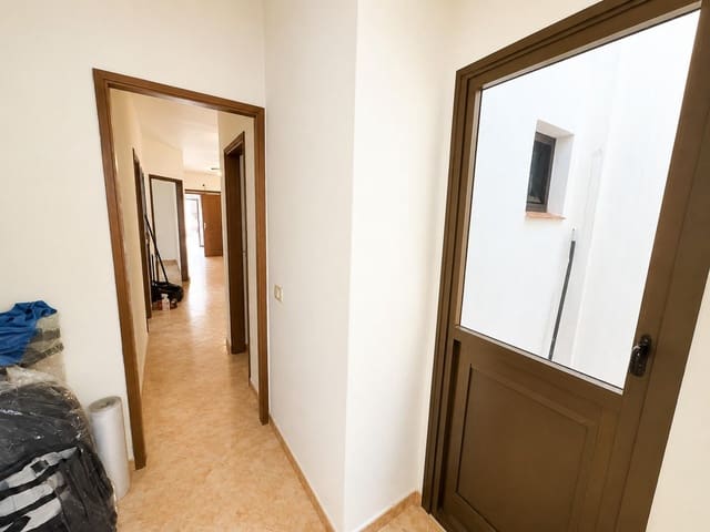 4 chambre Villa/Maison Mitoyenne à vendre à San Cristóbal de La Laguna - 270 000 € (Ref: 10015606)