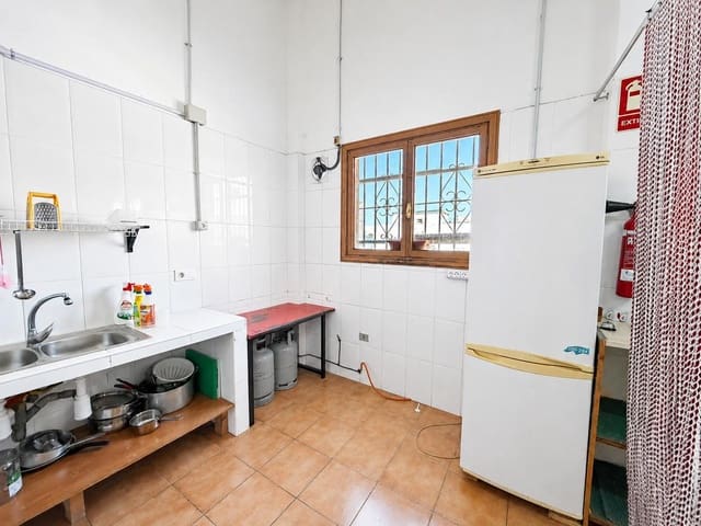 Commercial for sale in El Sobradillo, Santa Cruz de Tenerife - € 99,000 (Ref: 10062352)