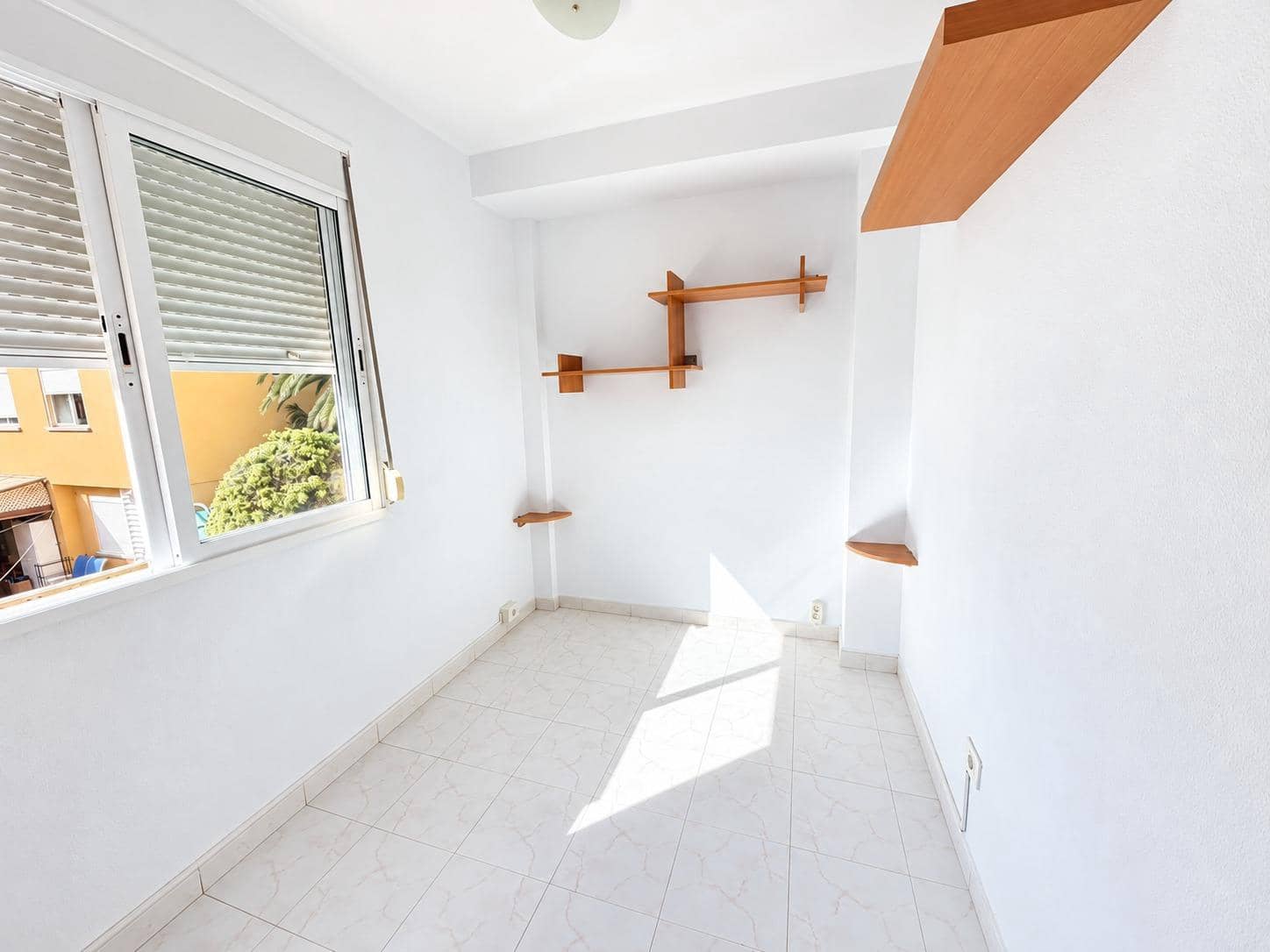 3 slaapkamer Appartement te koop in El Medano met zwembad garage - € 345.000 (Ref: 10067955)