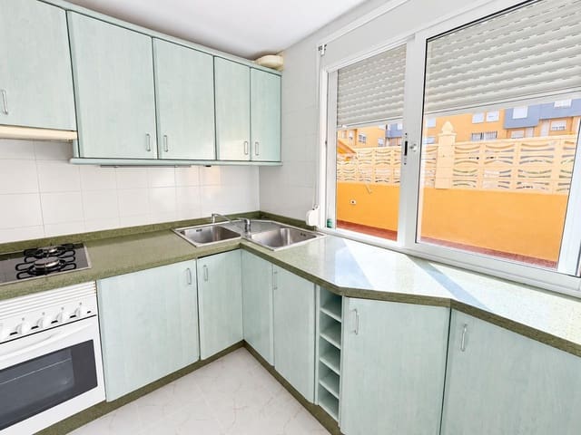 3 slaapkamer Appartement te koop in El Medano, Granadilla de Abona met zwembad garage - € 345.000 (Ref: 10067955)