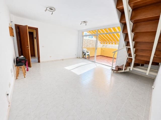 3 slaapkamer Appartement te koop in El Medano, Granadilla de Abona met zwembad garage - € 345.000 (Ref: 10067955)