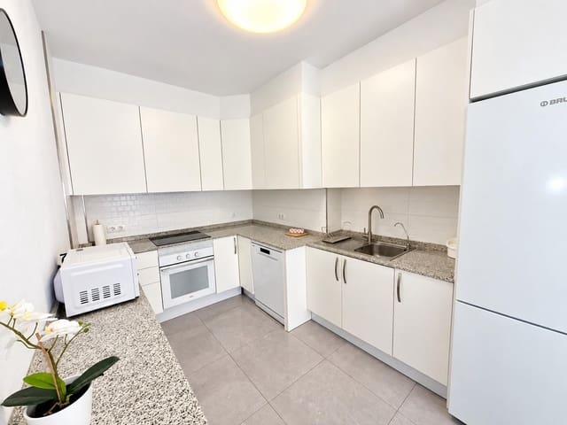 2 makuuhuone Huoneisto myytävänä paikassa Los Cristianos, Arona mukana 
autotalli - 350 000 € (Ref: 10100475)